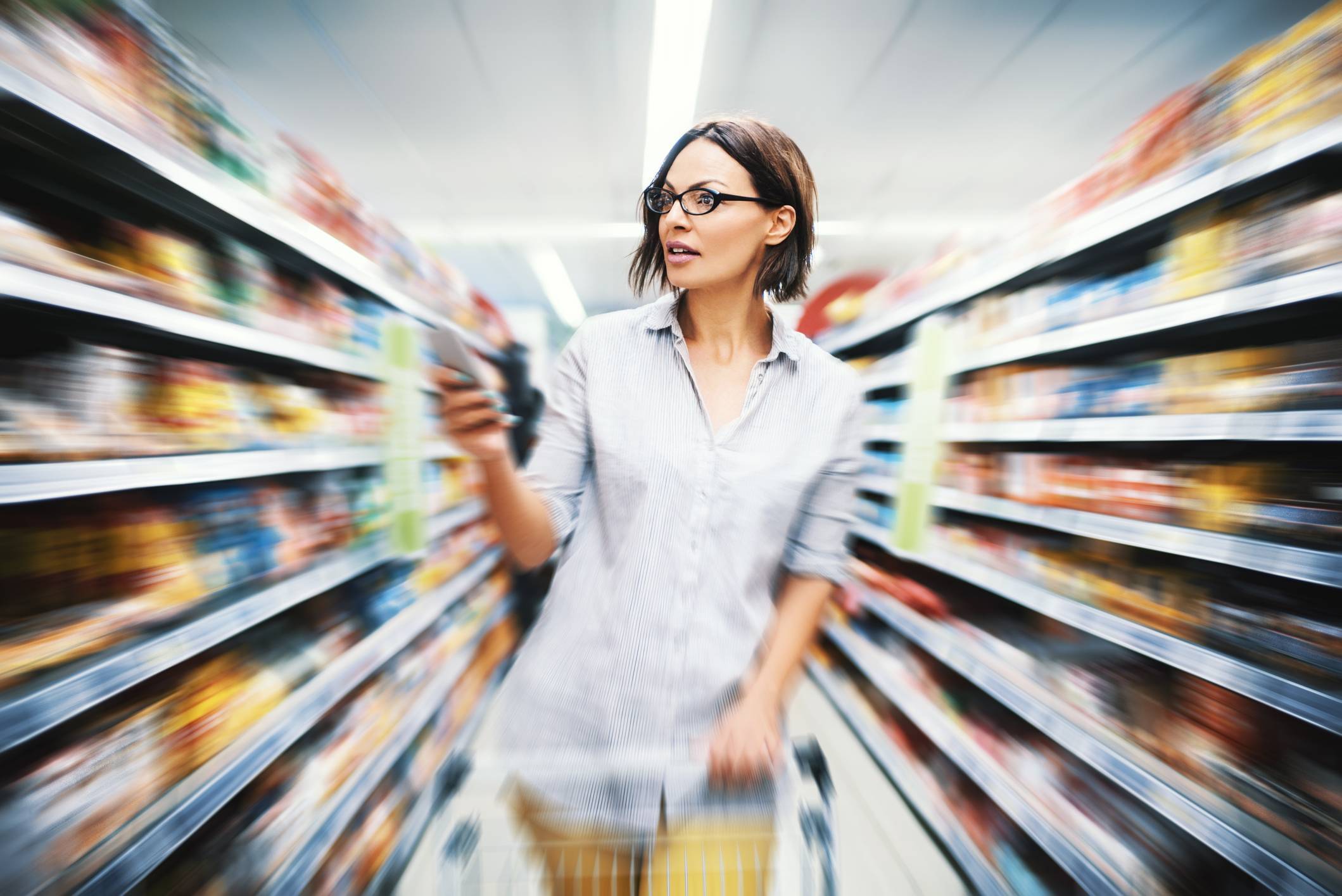 woman shopper in grocery store